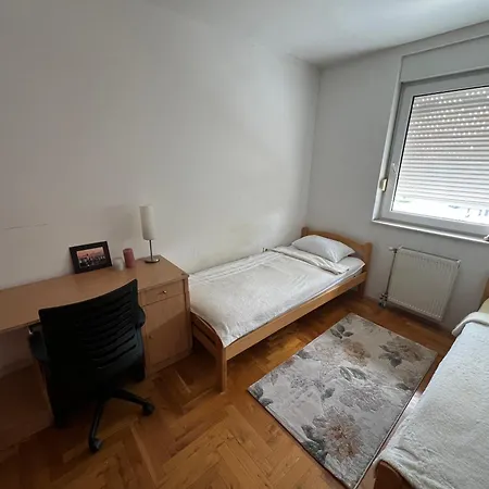 Appartement Detelinara *